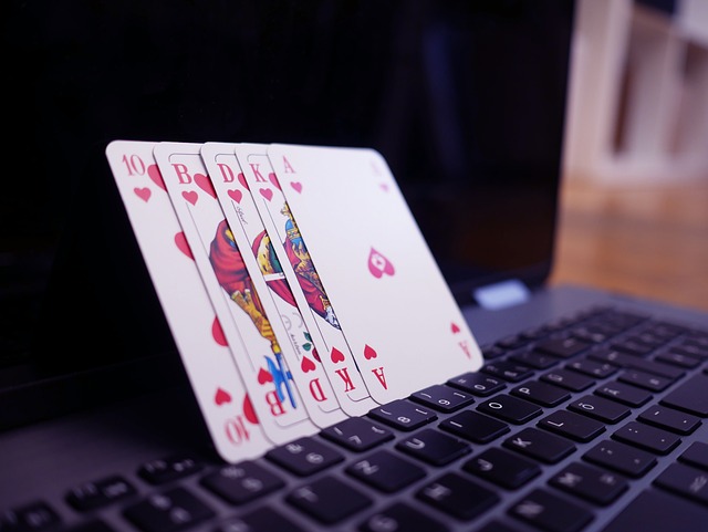 The impact of anonymity in online gambling